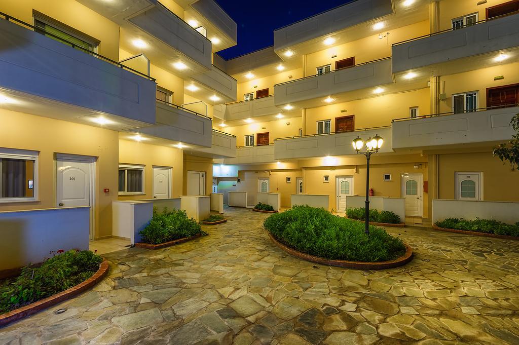 Hotel Fotini Каламата Екстериор снимка