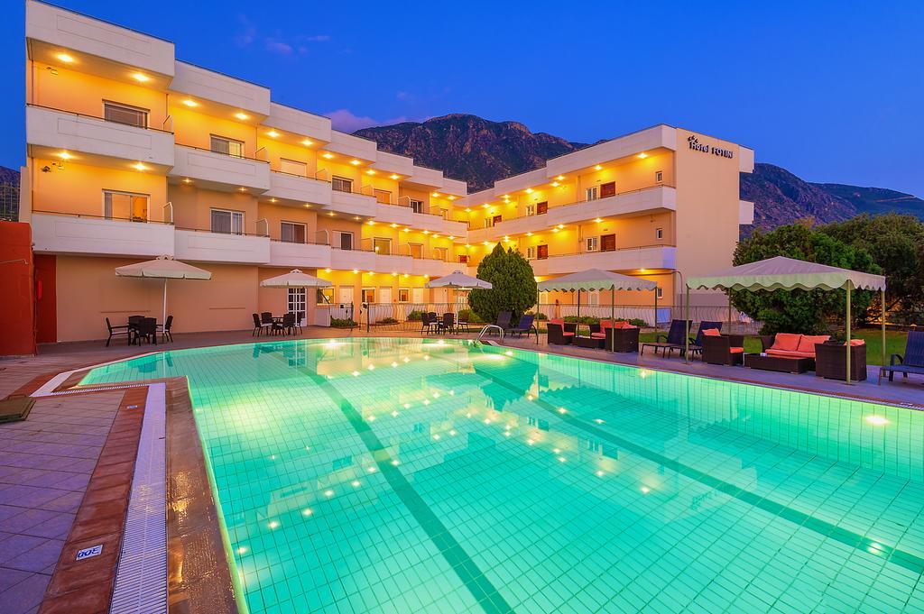 Hotel Fotini Каламата Екстериор снимка